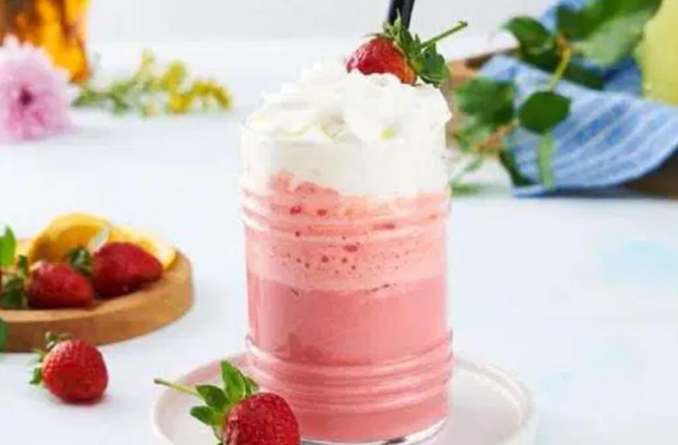 Çilekli Milkshake